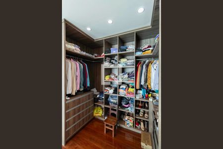 Casa para alugar com 780m², 5 quartos e 5 vagasCloset da suíte master