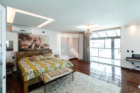 Casa para alugar com 780m², 5 quartos e 5 vagasSuíte Master