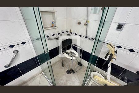 Apartamento à venda com 180m², 3 quartos e 2 vagasBanheiro da Suíte