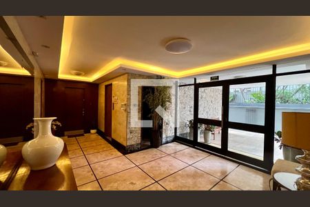 Apartamento à venda com 180m², 3 quartos e 2 vagasHall de entrada