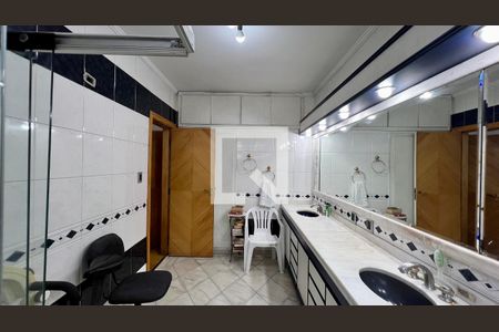 Apartamento à venda com 180m², 3 quartos e 2 vagasBanheiro da Suíte