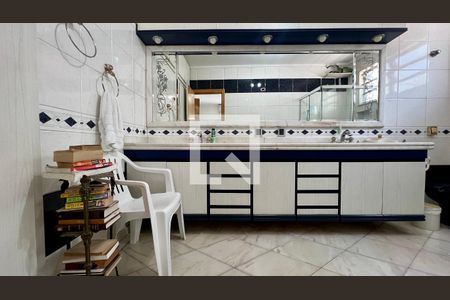 Apartamento à venda com 180m², 3 quartos e 2 vagasBanheiro da Suíte