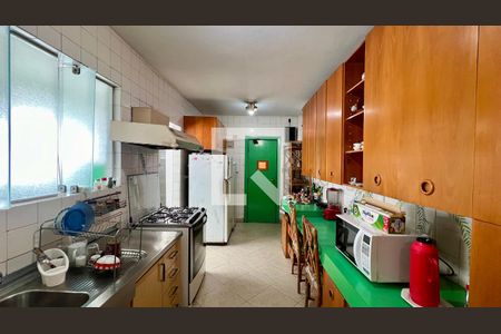 Apartamento à venda com 180m², 3 quartos e 2 vagasCozinha