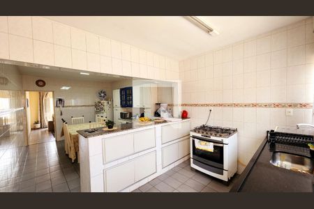 Casa à venda com 250m², 3 quartos e 3 vagasCozinha