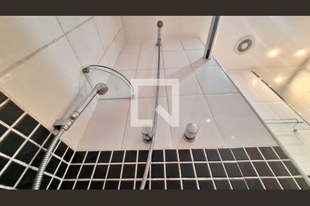 Apartamento à venda com 60m², 2 quartos e 1 vaga Apartamento à venda com 60m², 2 quartos e 1 vagaBanheiro Social