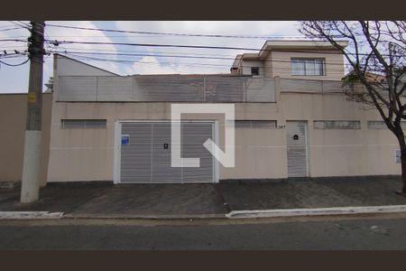 Casa à venda com 331m², 4 quartos e 3 vagasFachada