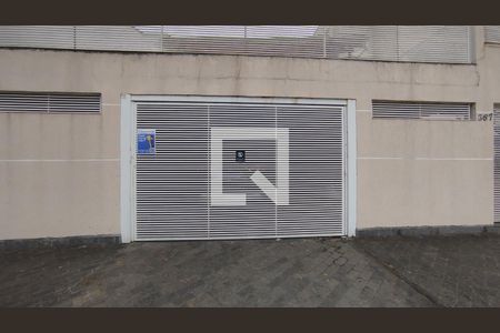 Casa à venda com 331m², 4 quartos e 3 vagasFachada