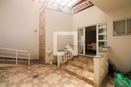 Casa à venda com 331m², 4 quartos e 3 vagasQuintal