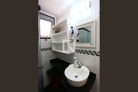 Apartamento para alugar com 60m², 2 quartos e 2 vagas Apartamento para alugar com 60m², 2 quartos e 2 vagasBanheiro