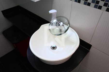 Apartamento para alugar com 60m², 2 quartos e 2 vagas Apartamento para alugar com 60m², 2 quartos e 2 vagasBanheiro