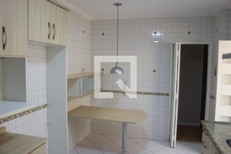 Apartamento à venda com 132m², 2 quartos e 2 vagasCozinha
