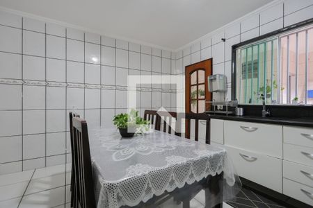 Casa à venda com 130m², 3 quartos e 2 vagasCozinha