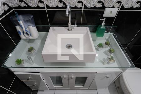 Casa à venda com 130m², 3 quartos e 2 vagasBanheiro