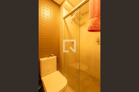 Casa de condomínio à venda com 230m², 3 quartos e 2 vagasBanheiro de serviço