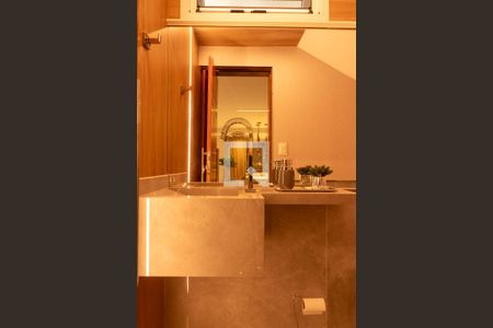 Casa de condomínio à venda com 230m², 3 quartos e 2 vagasLavabo