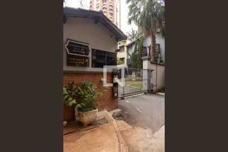 Casa de condomínio à venda com 230m², 3 quartos e 2 vagasFachada e portaria