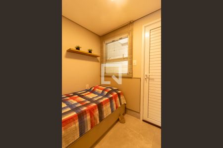 Casa de condomínio à venda com 230m², 3 quartos e 2 vagasQuarto de Serviço