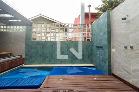 Casa de condomínio à venda com 230m², 3 quartos e 2 vagasÁrea comum - Piscina