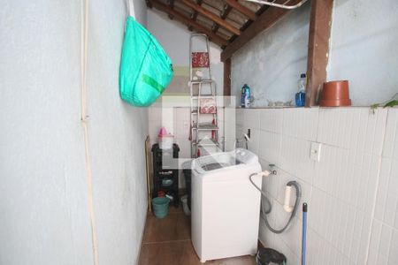 Casa de condomínio à venda com 110m², 3 quartos e 1 vagaÁrea de Serviço