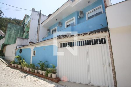 Casa de condomínio à venda com 110m², 3 quartos e 1 vagaFachada da casa