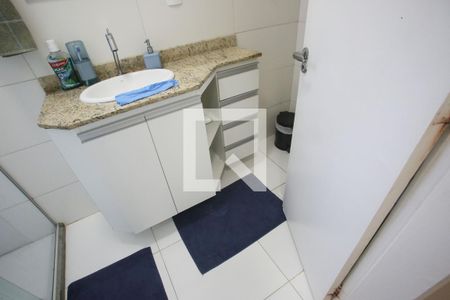 Casa de condomínio à venda com 110m², 3 quartos e 1 vagaBanheiro Social