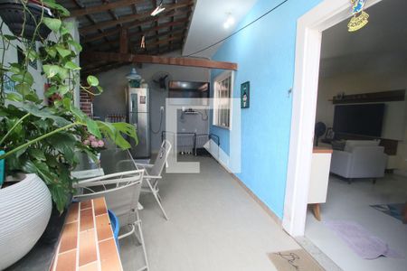 Casa de condomínio à venda com 110m², 3 quartos e 1 vagaVaranda 