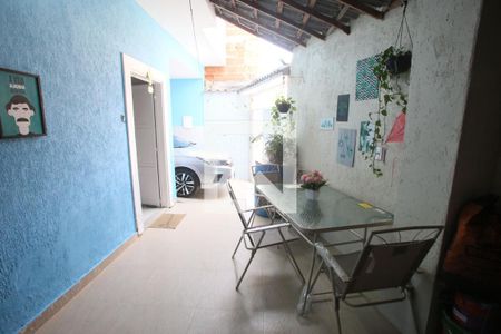 Casa de condomínio à venda com 110m², 3 quartos e 1 vagaVaranda 