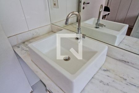 Casa de condomínio à venda com 145m², 3 quartos e 2 vagasBanheiro da Suíte