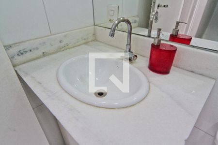 Casa de condomínio à venda com 145m², 3 quartos e 2 vagasBanheiro