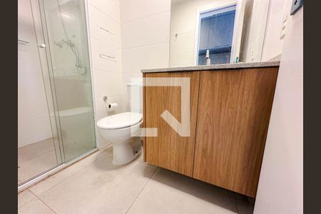 Banheiro de kitnet/studio para alugar com 1 quarto, 25m² em Perdizes, São Paulo