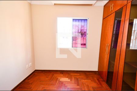 Quarto de apartamento para alugar com 3 quartos, 110m² em Fernão Dias, Belo Horizonte