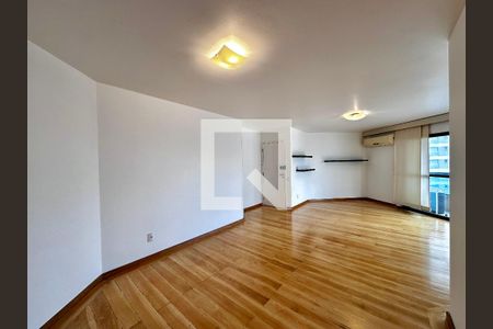 Apartamento para alugar com 127m², 3 quartos e 2 vagas Apartamento para alugar com 127m², 3 quartos e 2 vagasSala