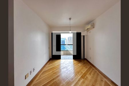 Apartamento para alugar com 127m², 3 quartos e 2 vagas Apartamento para alugar com 127m², 3 quartos e 2 vagasSuíte