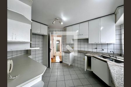 Apartamento para alugar com 127m², 3 quartos e 2 vagas Apartamento para alugar com 127m², 3 quartos e 2 vagasCozinha