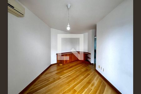 Apartamento para alugar com 127m², 3 quartos e 2 vagas Apartamento para alugar com 127m², 3 quartos e 2 vagasSuíte