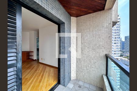 Apartamento para alugar com 127m², 3 quartos e 2 vagas Apartamento para alugar com 127m², 3 quartos e 2 vagasSacada Suíte