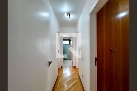Apartamento para alugar com 127m², 3 quartos e 2 vagas Apartamento para alugar com 127m², 3 quartos e 2 vagasCorredor Quartos