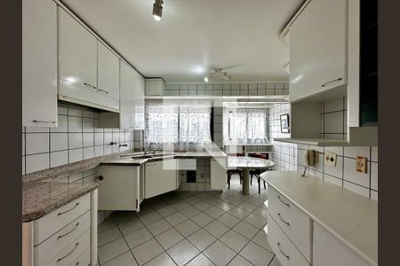 Apartamento para alugar com 127m², 3 quartos e 2 vagas Apartamento para alugar com 127m², 3 quartos e 2 vagasCozinha