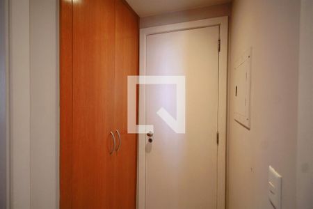 Apartamento à venda com 85m², 2 quartos e 1 vagaCorredor