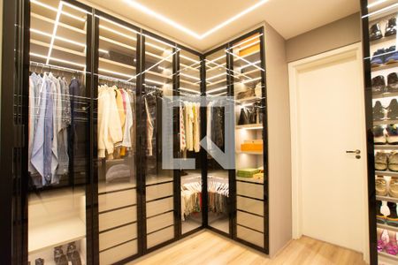 Apartamento à venda com 154m², 3 quartos e 3 vagas Apartamento à venda com 154m², 3 quartos e 3 vagasCloset da suíte master