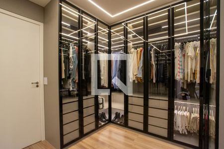 Apartamento à venda com 154m², 3 quartos e 3 vagas Apartamento à venda com 154m², 3 quartos e 3 vagasCloset da suíte master