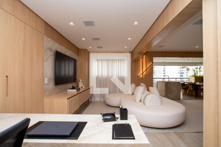 Apartamento à venda com 154m², 3 quartos e 3 vagas Apartamento à venda com 154m², 3 quartos e 3 vagasEscritório