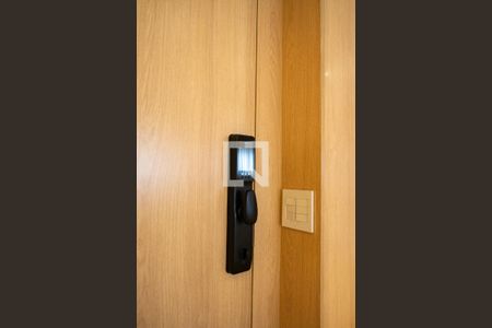 Apartamento à venda com 154m², 3 quartos e 3 vagas Apartamento à venda com 154m², 3 quartos e 3 vagasFechadura eletronica