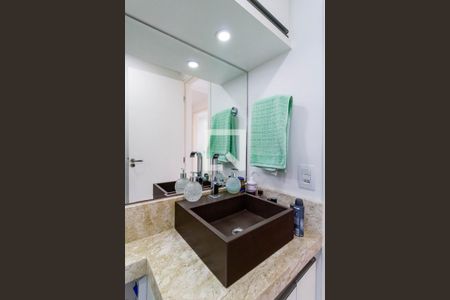 Apartamento à venda com 70m², 2 quartos e 2 vagas Apartamento à venda com 70m², 2 quartos e 2 vagasBanheiro 2