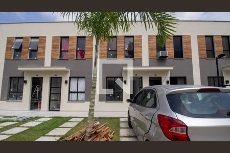 Casa à venda com 62m², 2 quartos e 1 vaga Casa à venda com 62m², 2 quartos e 1 vagaFachada da Casa