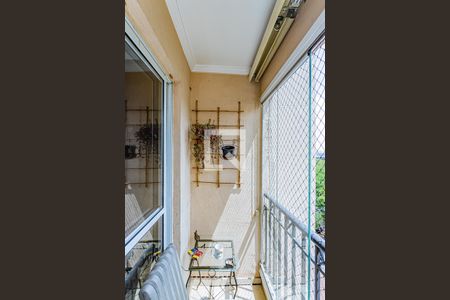 Apartamento à venda com 65m², 3 quartos e 1 vaga Apartamento à venda com 65m², 3 quartos e 1 vagaVaranda