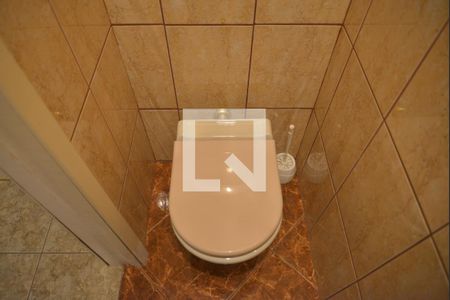 Casa à venda com 720m², 5 quartos e 3 vagasBanheiro 2