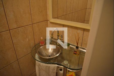 Casa à venda com 720m², 5 quartos e 3 vagasBanheiro 2