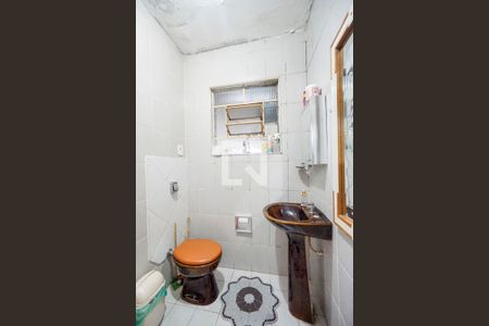 Casa à venda com 125m², 3 quartos e 1 vaga Casa à venda com 125m², 3 quartos e 1 vagaBanheiro social