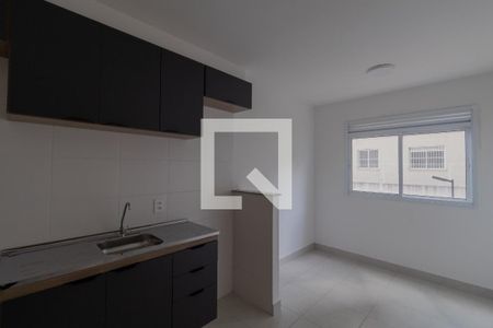 Sala e Cozinha de apartamento à venda com 2 quartos, 33m² em Itaquera, São Paulo